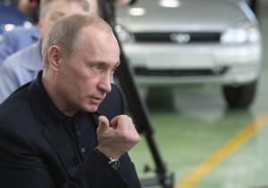 Путин поручил правительству разработать новую программу поддержки "АвтоВАЗа"
